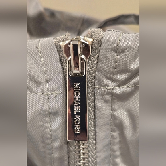 NWOT Michael Kors Women's Silver Hooded Windbreaker Jacket - Picture 4 of 11